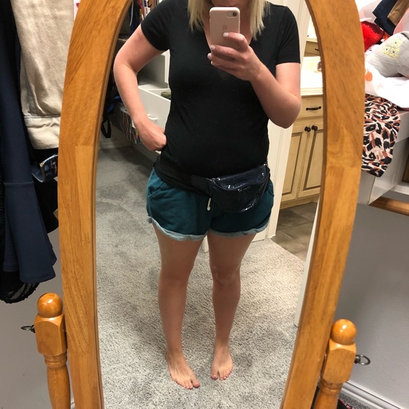 SALE! LAST ONE! navy sequined fanny pack 🖤 - Picture 7 of 7